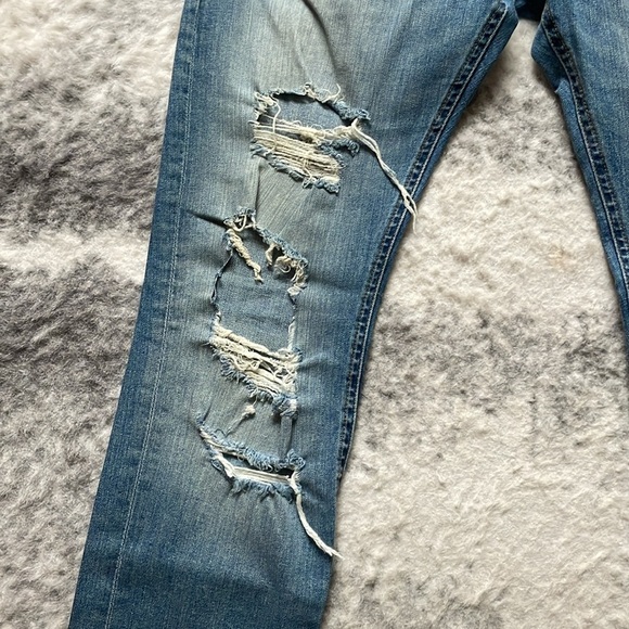 H&M Divided Distressed Denim Jeans - Picture 2 of 9